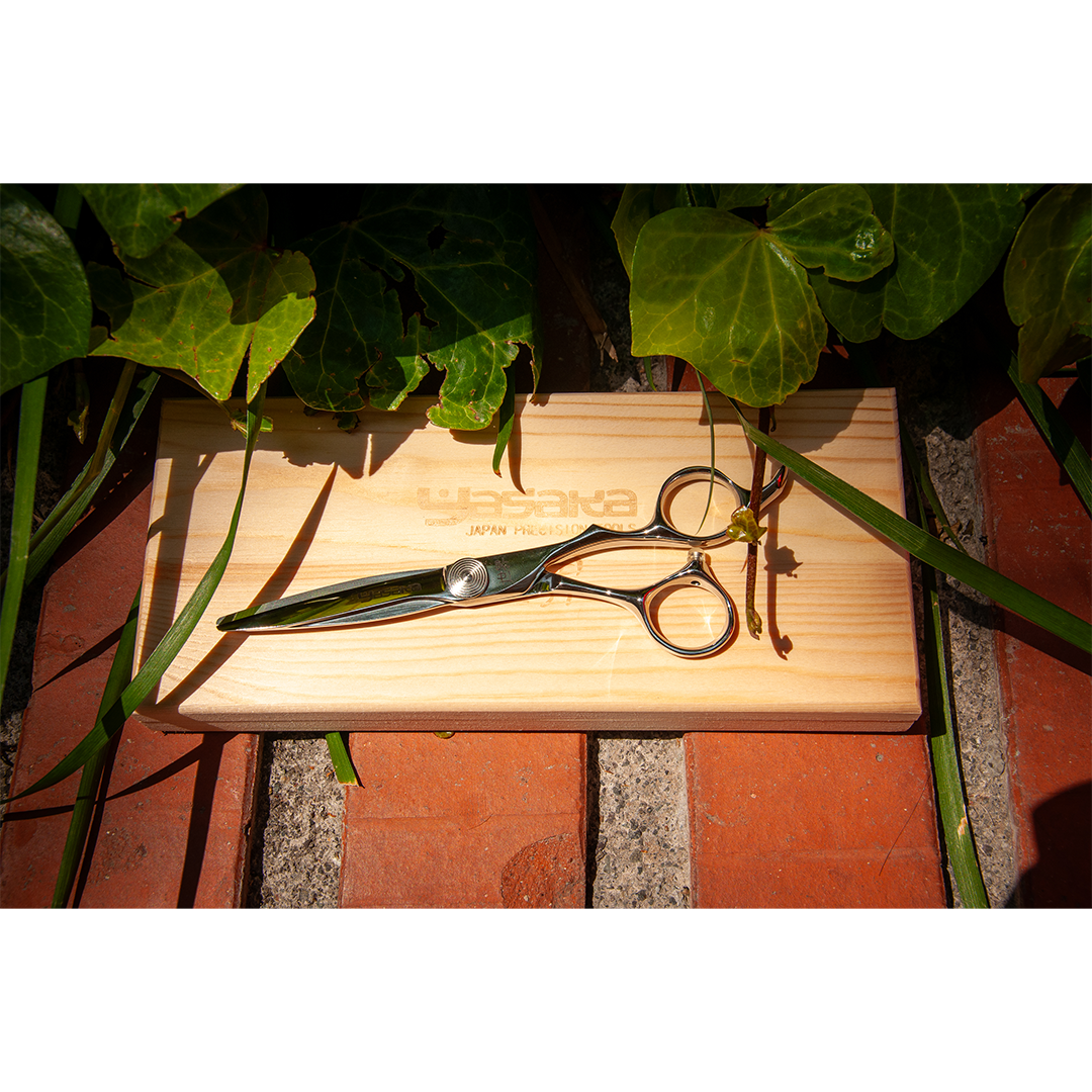 Tijera Yasaka Filo Navaja Mizu (1101)